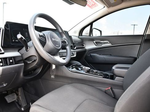 Used 2023 Kia Sportage LX AWD/4WD image 16