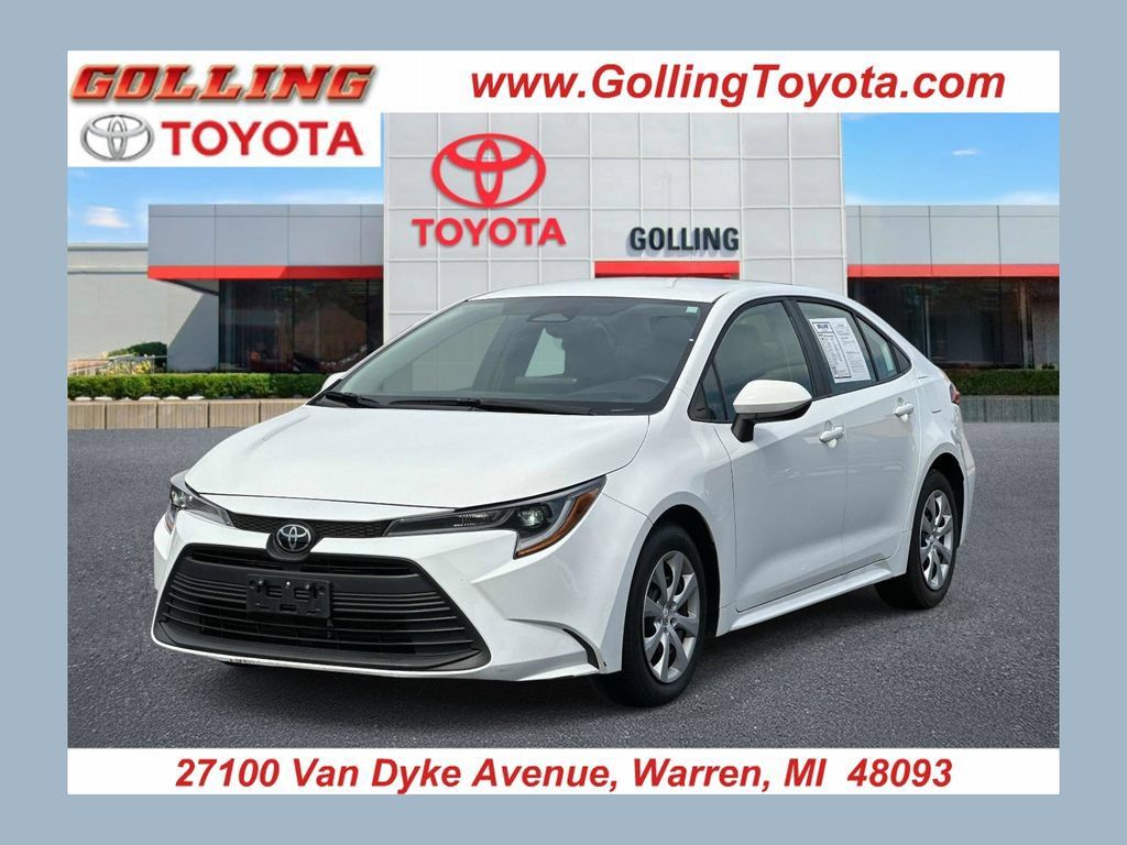 Used 2025 Toyota Corolla LE FWD image 1