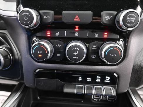 Used 2021 RAM 1500 Big Horn AWD/4WD image 15