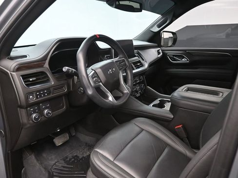 Used 2024 Chevrolet Suburban Z71 w/ Luxury Package image 19