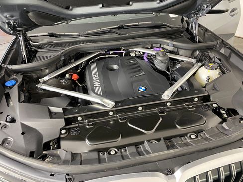 Certified 2023 BMW X7 xDrive40i w/ Executive Package image 32