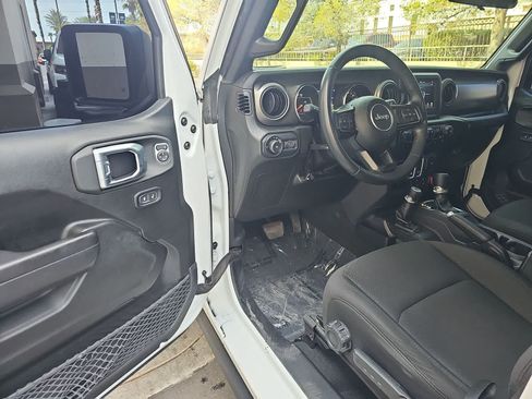 Used 2022 Jeep Wrangler Sport AWD/4WD image 10