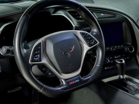 Used 2016 Chevrolet Corvette Z06 w/ 3LZ Preferred Equipment Group image 19