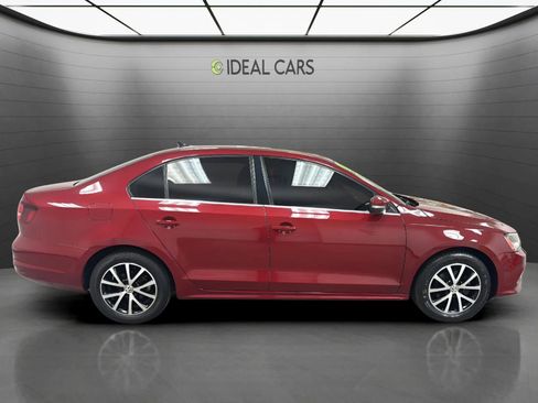 Used 2017 Volkswagen Jetta SE FWD image 6