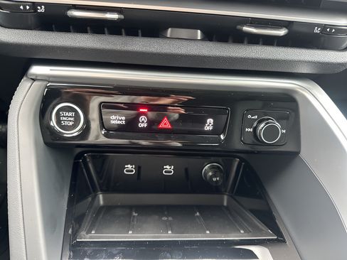 Used 2025 Audi Q5 Premium Plus AWD/4WD image 28