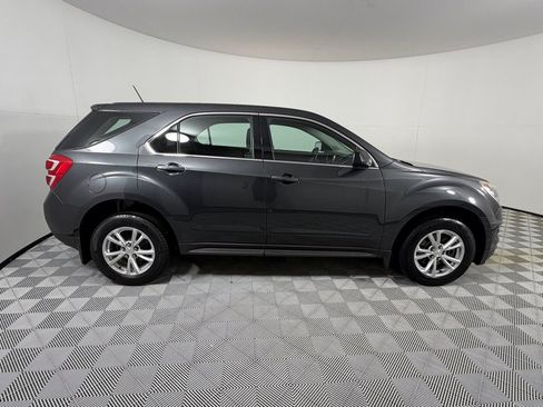 Used 2017 Chevrolet Equinox LS AWD/4WD image 4