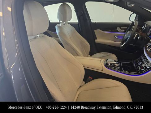 Used 2017 Mercedes-Benz E 300 4MATIC image 13