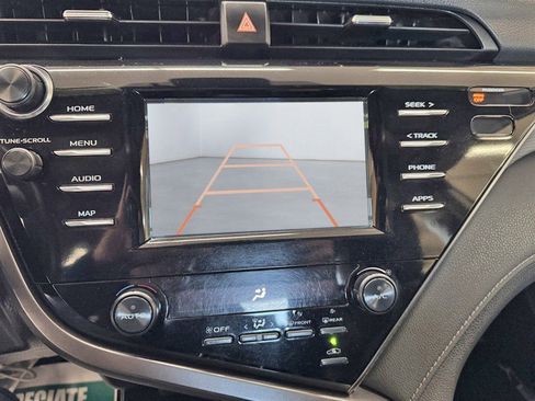 Used 2019 Toyota Camry SE image 19