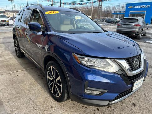 Used 2019 Nissan Rogue SL w/ Premium Package image 8