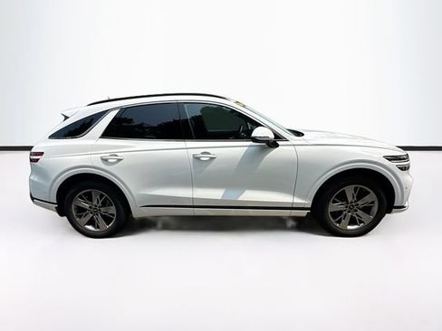 Used 2022 Genesis GV70 3.5T Sport w/ Sport Advanced Package AWD/4WD image 11