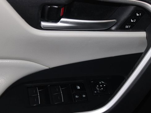 Used 2023 Toyota RAV4 XLE Premium image 12