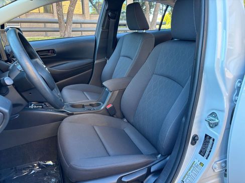 Used 2025 Toyota Corolla LE image 21