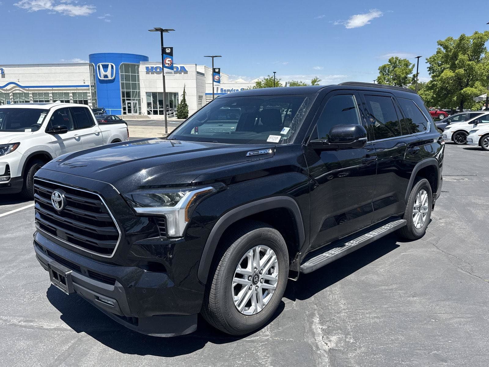 Used 2025 Toyota Sequoia SR5 AWD/4WD image 2