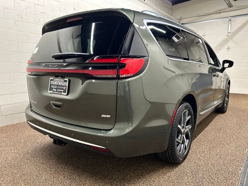 New 2027 Chrysler Pacifica Pinnacle w/ Theater Group AWD/4WD image 2