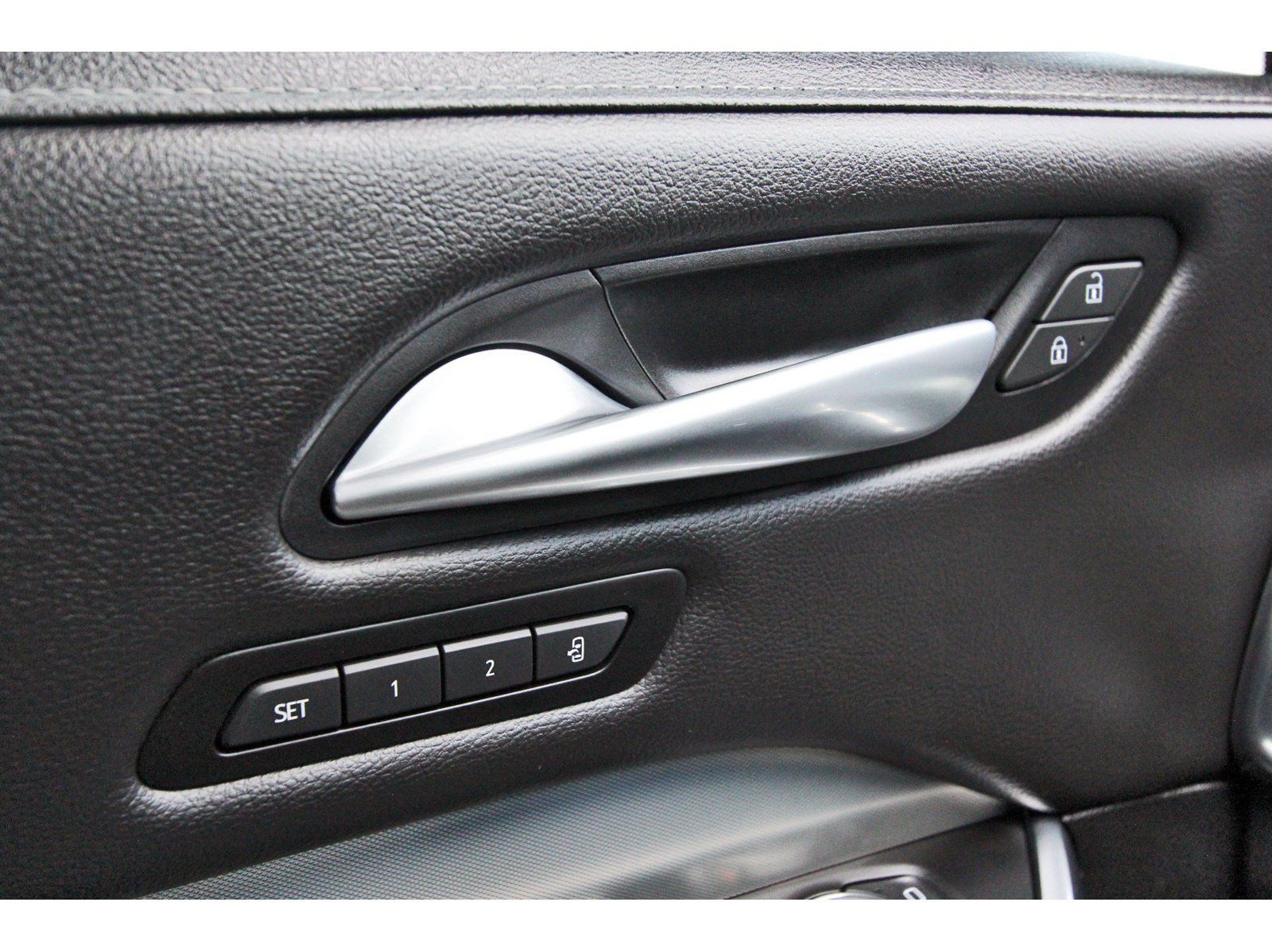 Used 2022 Cadillac XT4 Premium Luxury w/ Enhanced Visibility Package FWD image 21