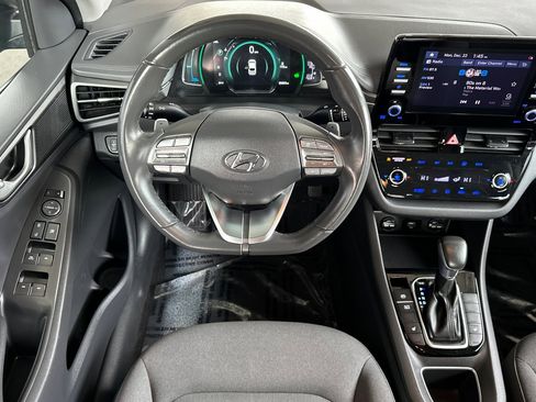 Used 2022 Hyundai Ioniq SE image 16