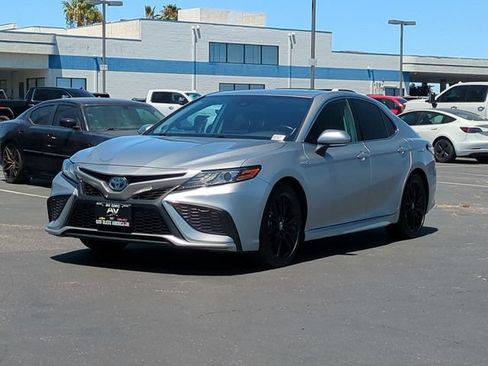Used 2021 Toyota Camry XSE w/ Navigation Upgrade Package FWD image 4