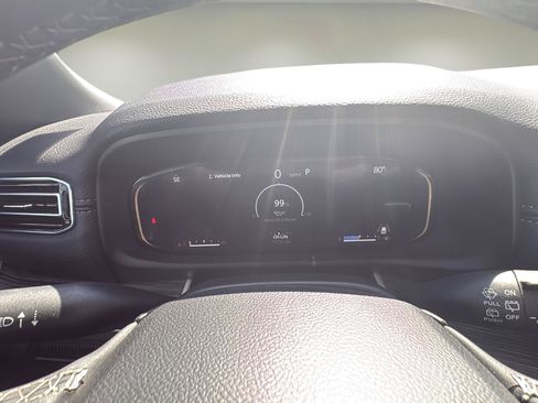 Used 2023 Jeep Wagoneer L Series II image 12