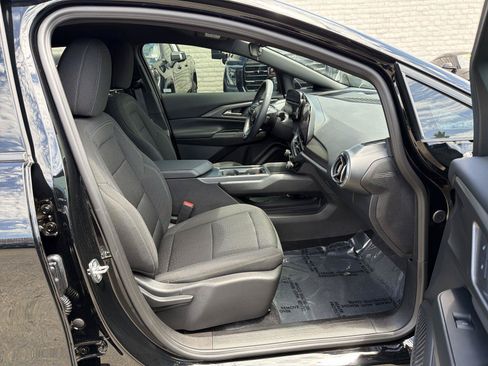 Used 2025 Chevrolet Equinox EV LT FWD image 26