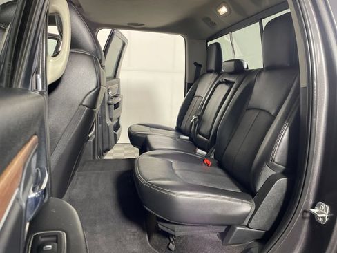 Used 2018 RAM 1500 Laramie w/ Convenience Group AWD/4WD image 20