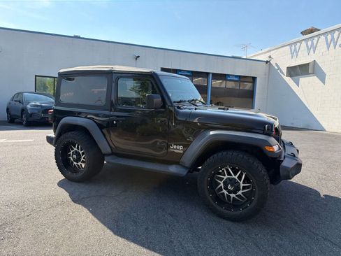 Used 2018 Jeep Wrangler Sport AWD/4WD image 13