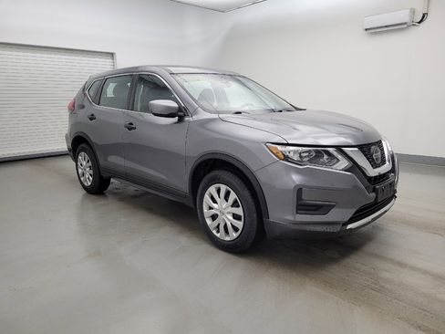 Used 2019 Nissan Rogue S image 11