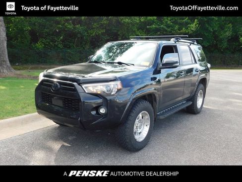 Used 2022 Toyota 4Runner SR5 Premium w/ Moonroof Package AWD/4WD image 1