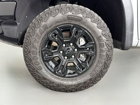 Used 2024 Chevrolet Silverado 1500 ZR2 w/ Technology Package image 32