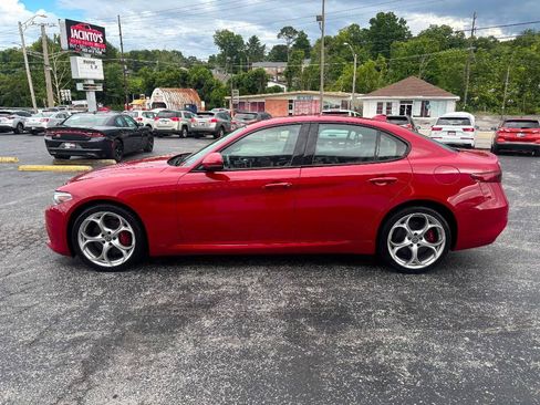 Used 2020 Alfa Romeo Giulia Ti Sport w/ Quick Order Package 22S Sport AWD/4WD image 5