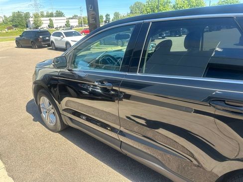 Used 2017 Ford Edge SEL w/ Equipment Group 201A AWD/4WD image 15