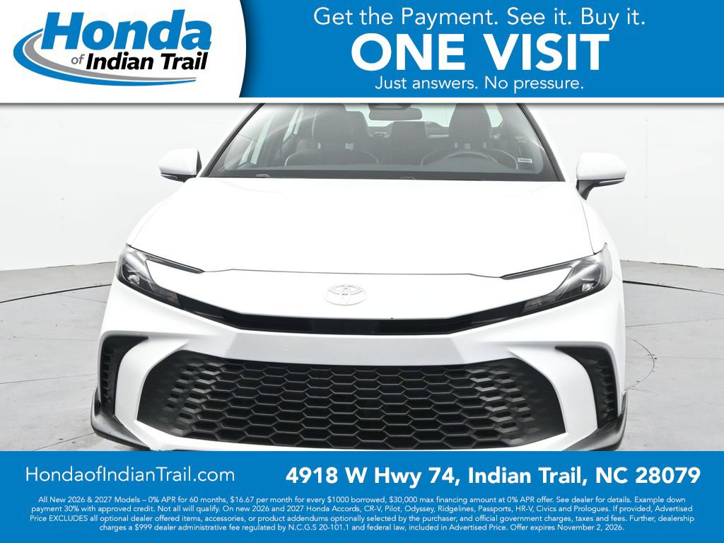 Used 2025 Toyota Camry SE FWD image 2