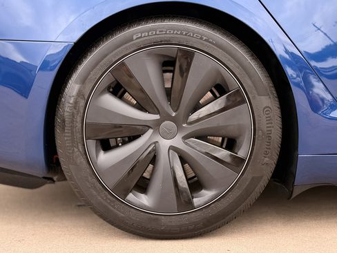 Used 2025 Tesla Model S image 16