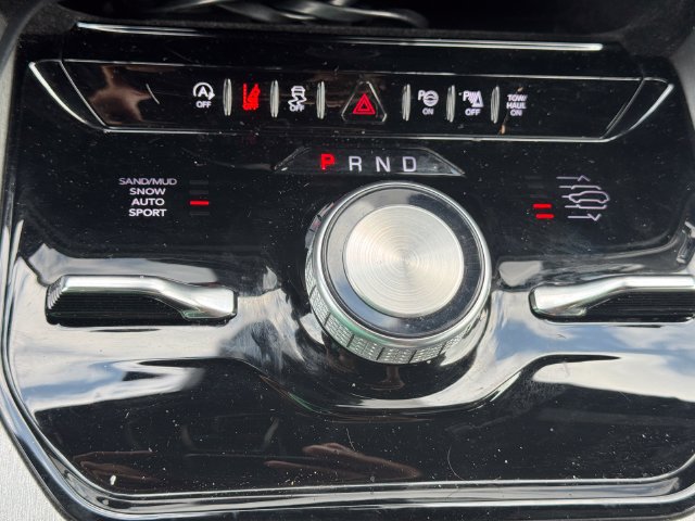 Certified 2025 Jeep Wagoneer Series II w/ Convenience Group I AWD/4WD image 40
