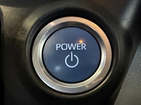 Certified 2021 Toyota Sienna XLE FWD image 29