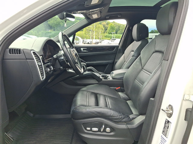 Used 2019 Porsche Cayenne AWD/4WD image 2