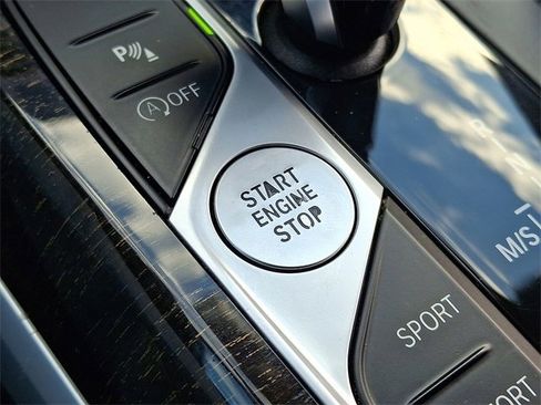 Used 2021 BMW 330i xDrive Sedan w/ Premium Package image 25