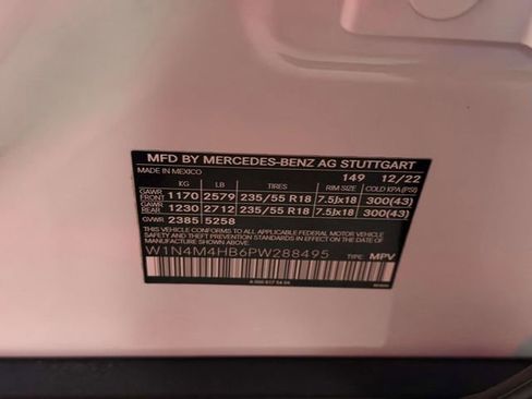 Certified 2023 Mercedes-Benz GLB 250 4MATIC image 18
