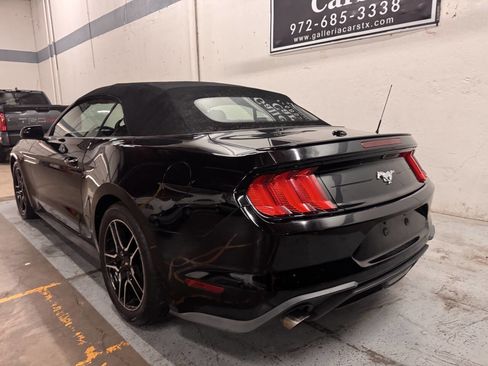Used 2018 Ford Mustang Premium image 3