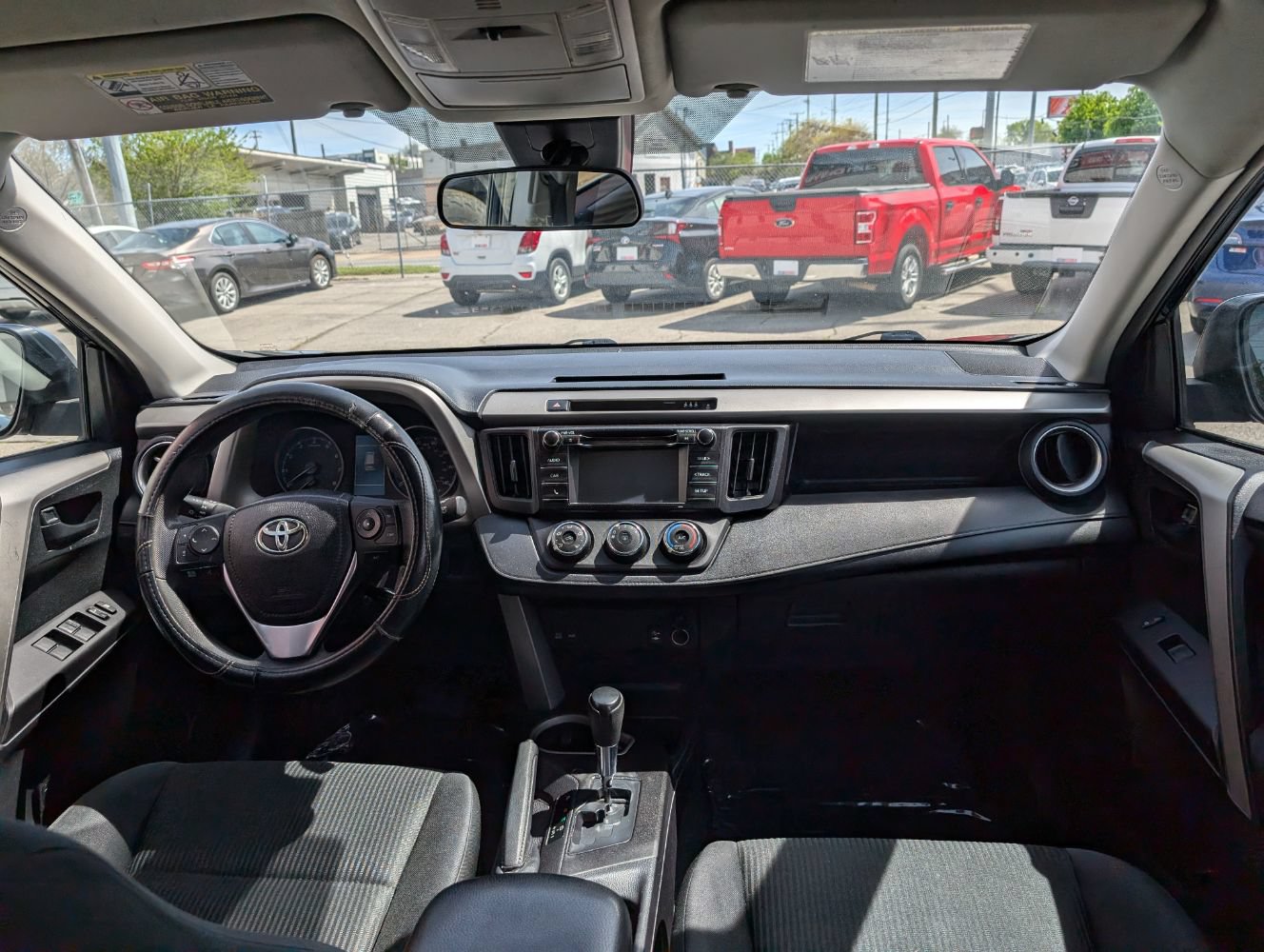 Used 2017 Toyota RAV4 LE FWD image 14
