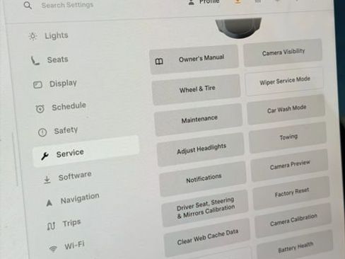 Used 2025 Tesla Model Y Long Range image 22