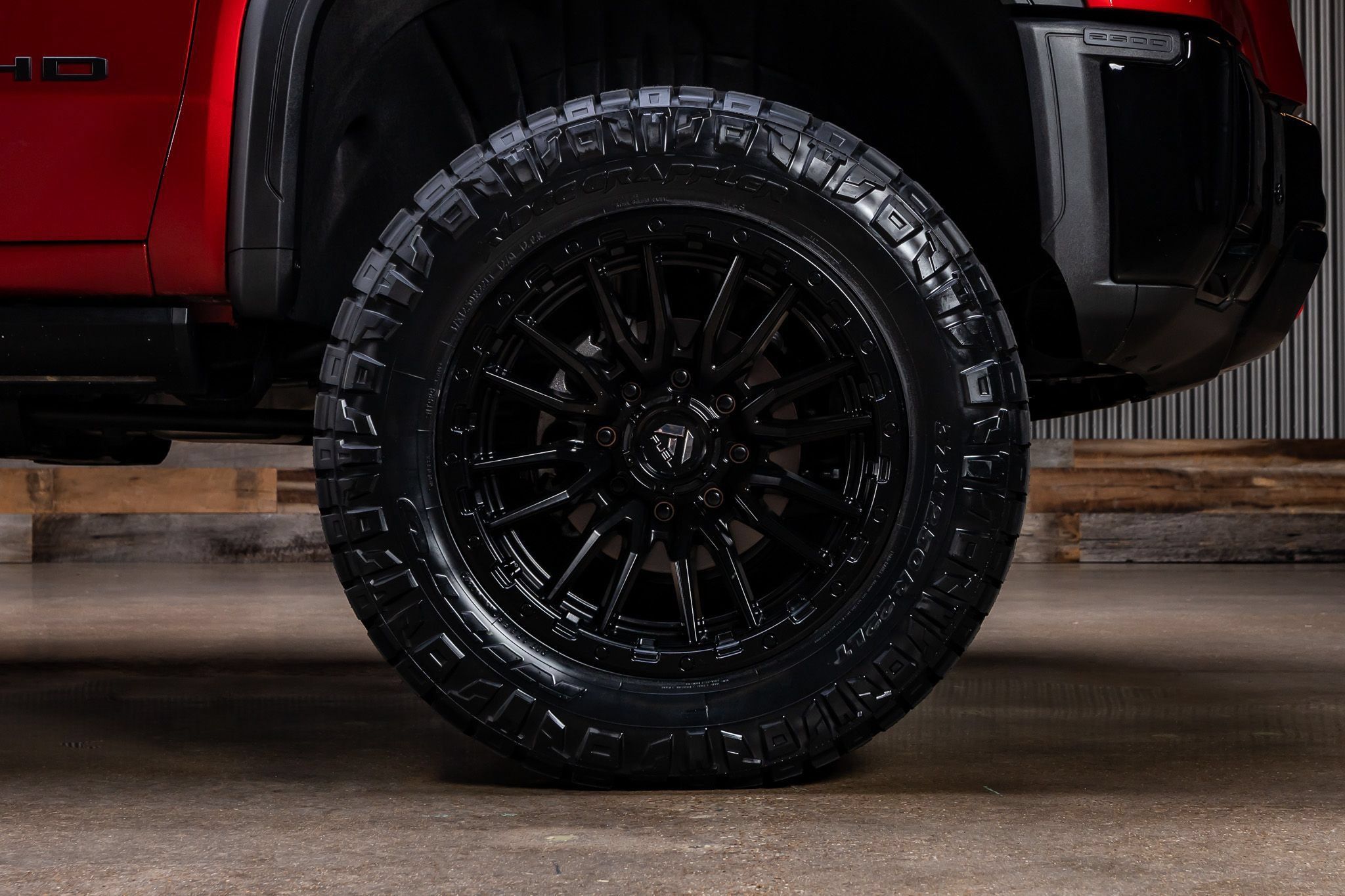 Used 2025 GMC Sierra 2500 AT4X AWD/4WD image 12