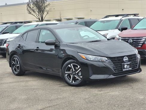 Used 2024 Nissan Sentra SV image 2