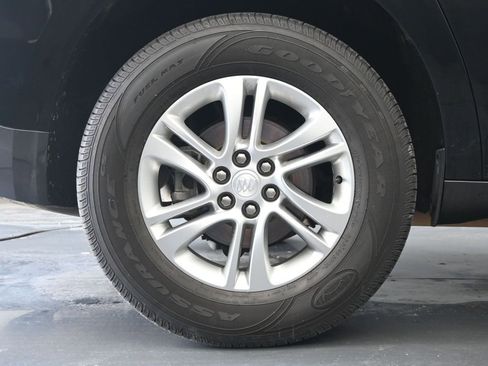 Used 2018 Buick Enclave Essence image 9