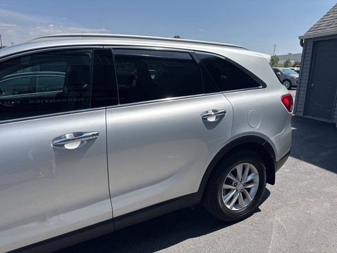 Used 2018 Kia Sorento AWD image 5