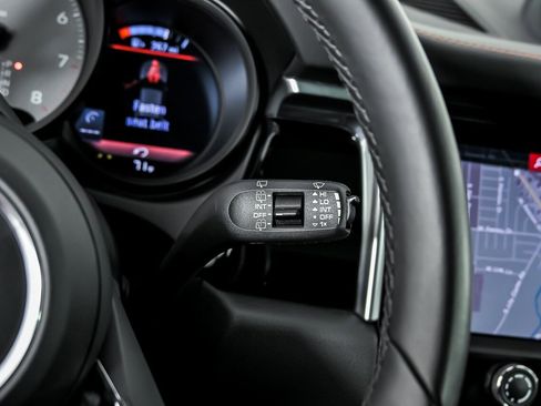 Used 2023 Porsche Macan S AWD/4WD image 19