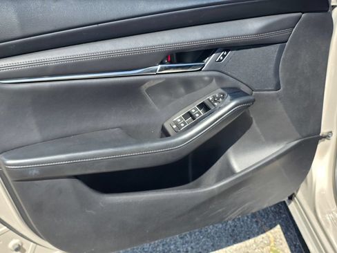 Used 2024 MAZDA MAZDA3 s FWD image 13