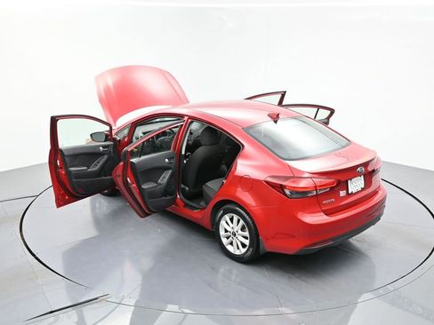Used 2017 Kia Forte S FWD image 21