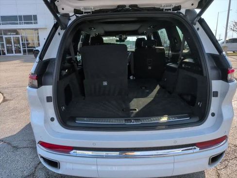 Certified 2025 Jeep Grand Cherokee L Overland w/ Luxury Tech Group IV AWD/4WD image 9