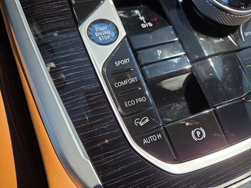 Used 2026 BMW X7 xDrive40i w/ M Sport Package image 24