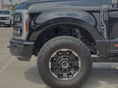 Certified 2025 Ford F250 Lariat w/ Tremor Off-Road Package AWD/4WD image 10